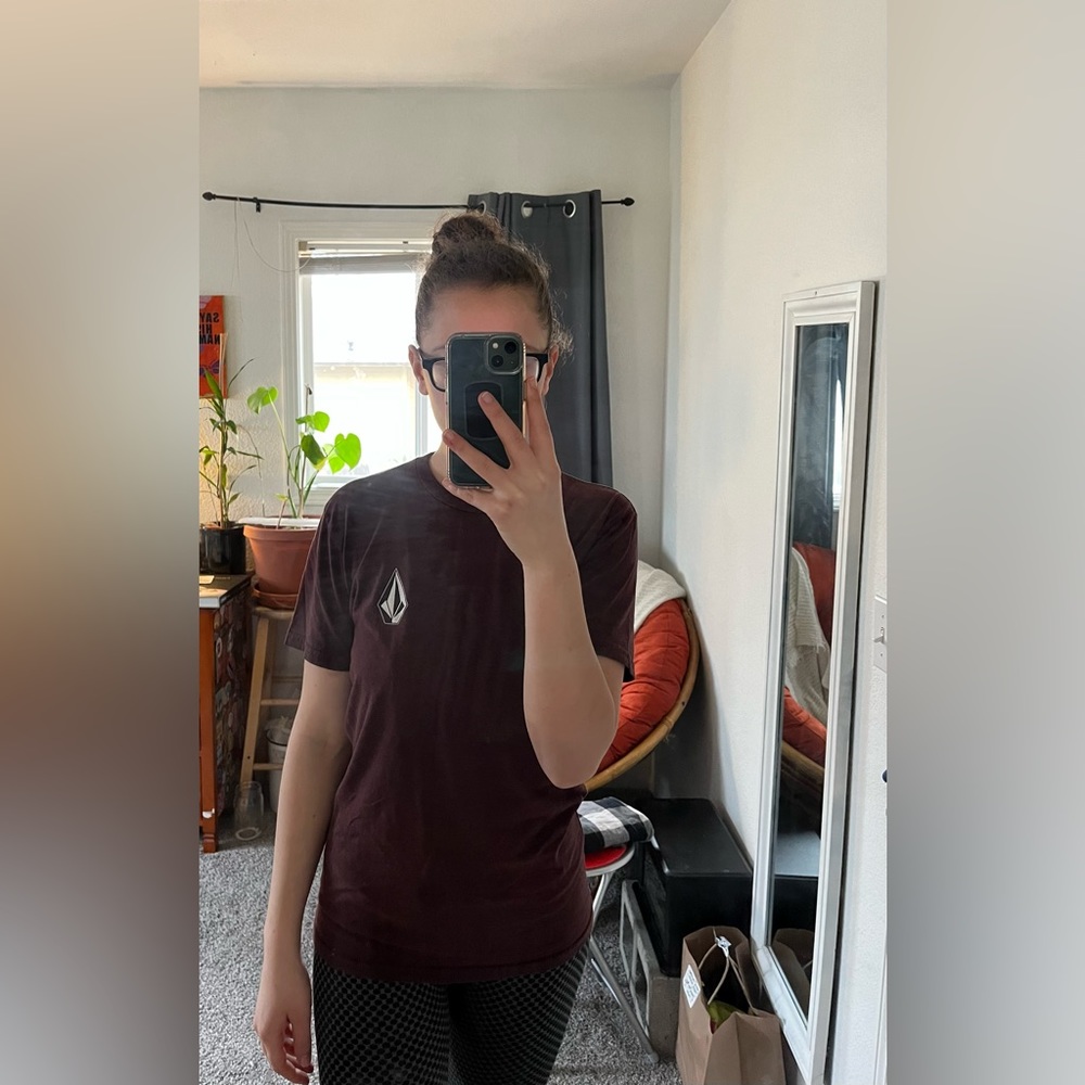 Volcom mens maroon short sleeve tee shirt